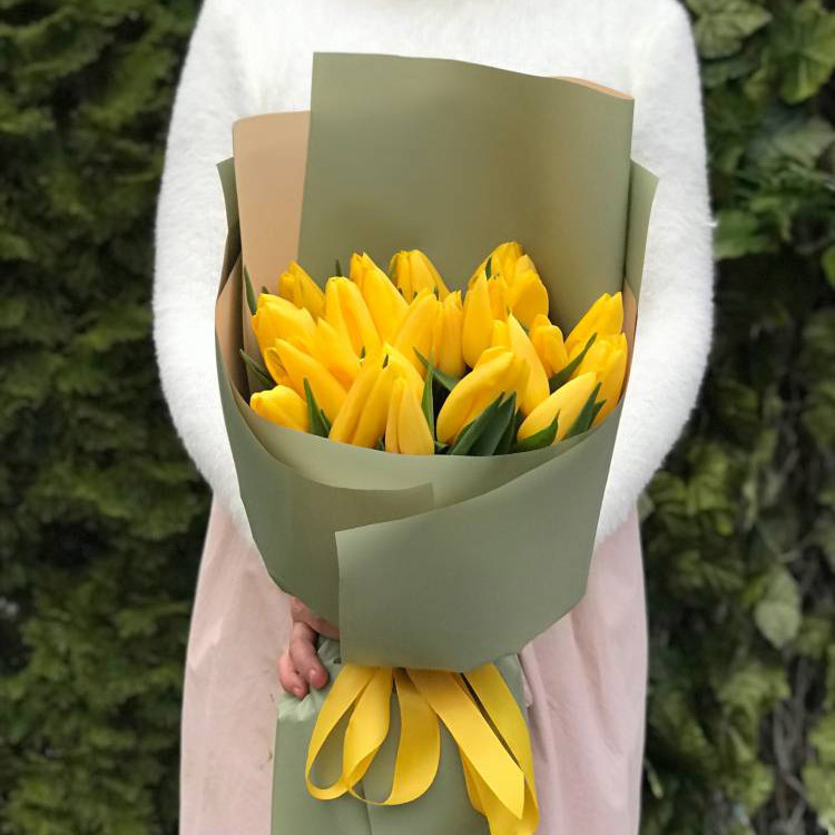 Букет 25 жовтих тюльпанів 