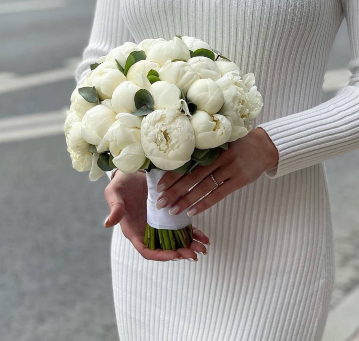 Весільний букет з півоній