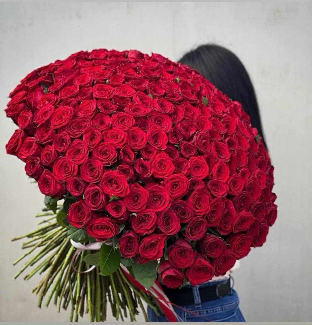 Букет з 101 троянди "80см" з стрічкою