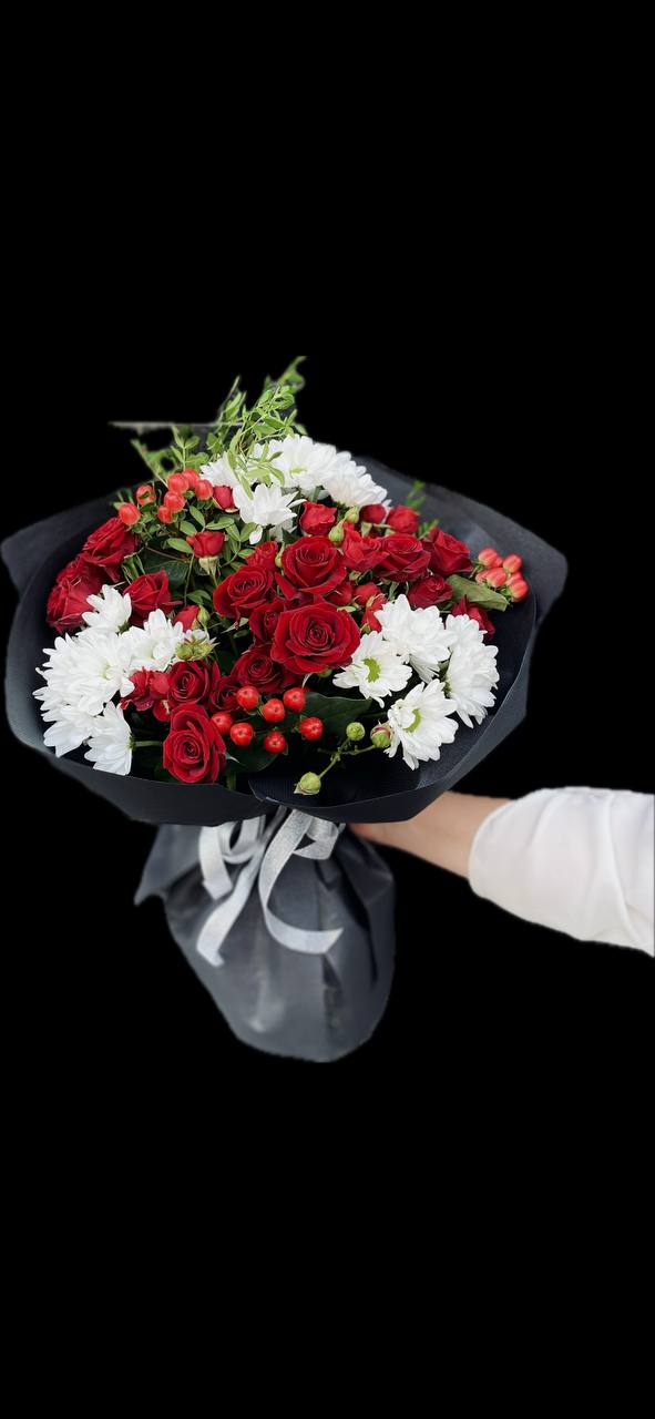 Букет "Романтичний контраст" від